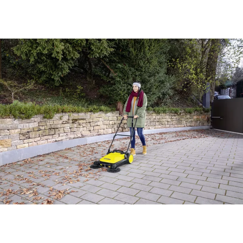 Zamiatająca Karcher S 4 Twin 2 w 1 czarno-żółta