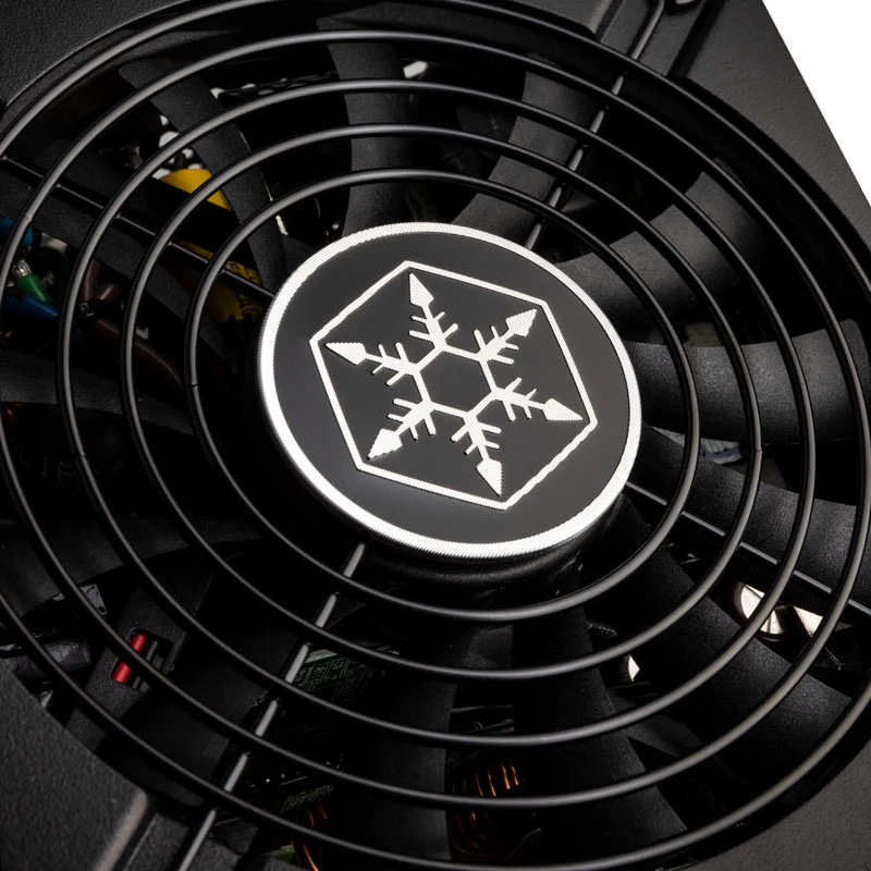 SilverStone SFX Series SX700-LPT - V1.1 - Zasilacz (wewnętrzny) - ATX12V 2.4/ EPS12V / SFX-L - 80 PLUS Platinum - AC 120/230 V - 700 Watt - aktywny PFC - Czarny