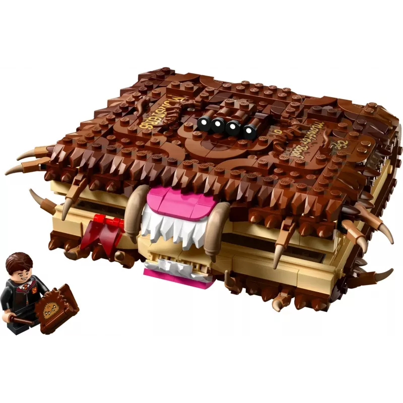 LEGO Harry Potter Zestaw do zabawy Potworna Księga Potworów 76449 — 518 elementów, 1 minifigurka, dołączane zęby