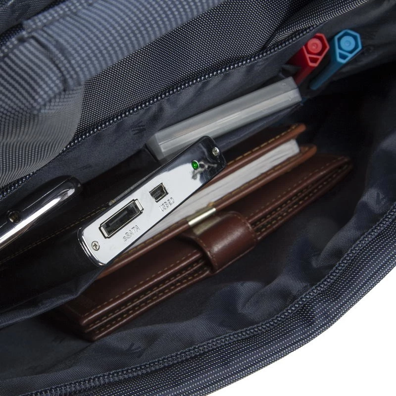 Torba na ramię Rivacase 8221 do laptopów do 33,8 cm (13,3 cala) — poliester, 0,53 kg