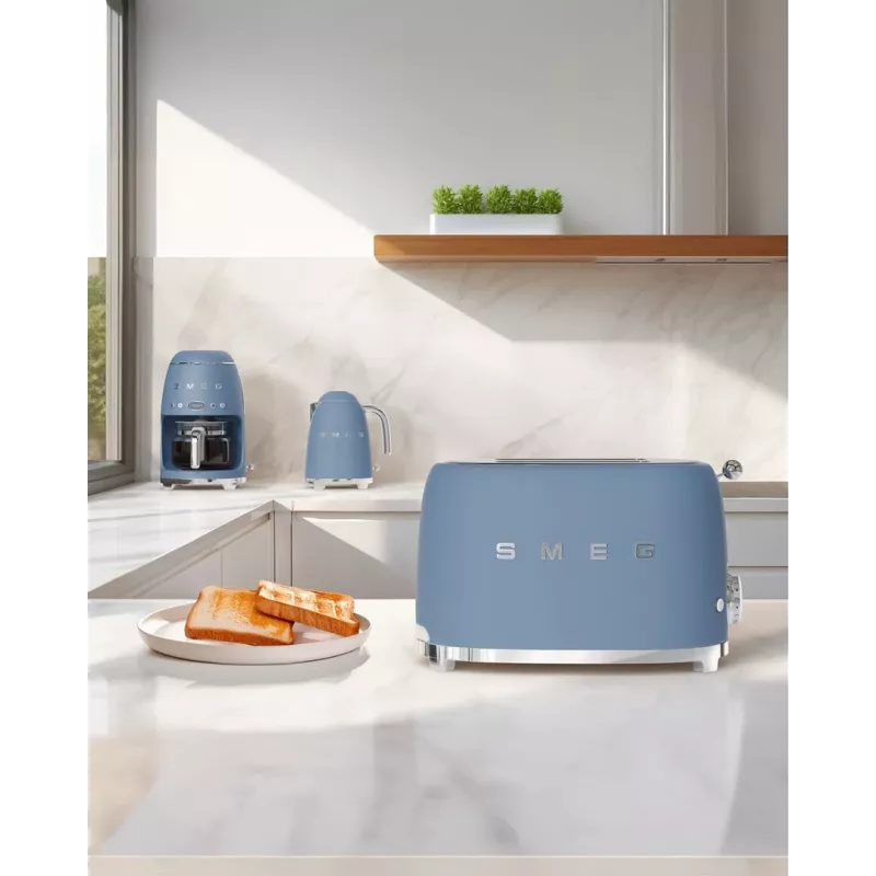 Smeg KLF03SBMEU czajnik elektryczny 1,7 L 2400 W niebieski