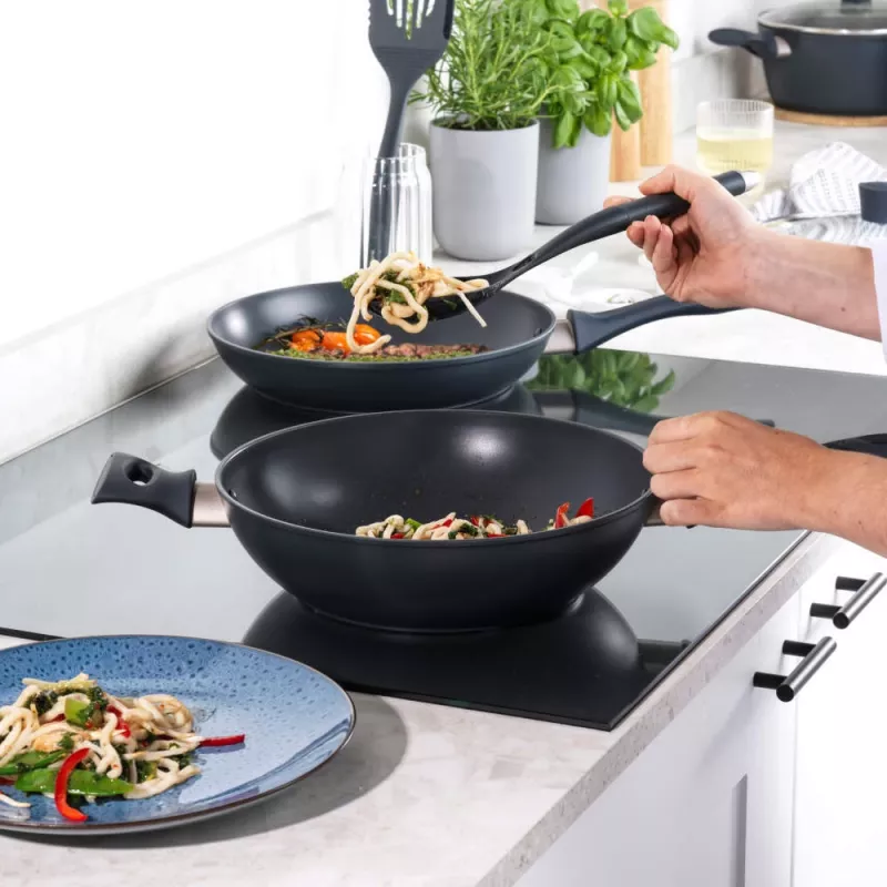 Wok patelnia Salter BW12267EU7 28 cm z powłoką nieprzywierającą, kompatybilny z indukcją