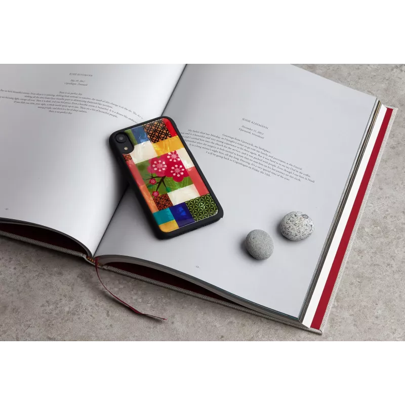 Etui telefoniczne iKins do iPhone XR — wzór kwitnącej wiśni, czarne