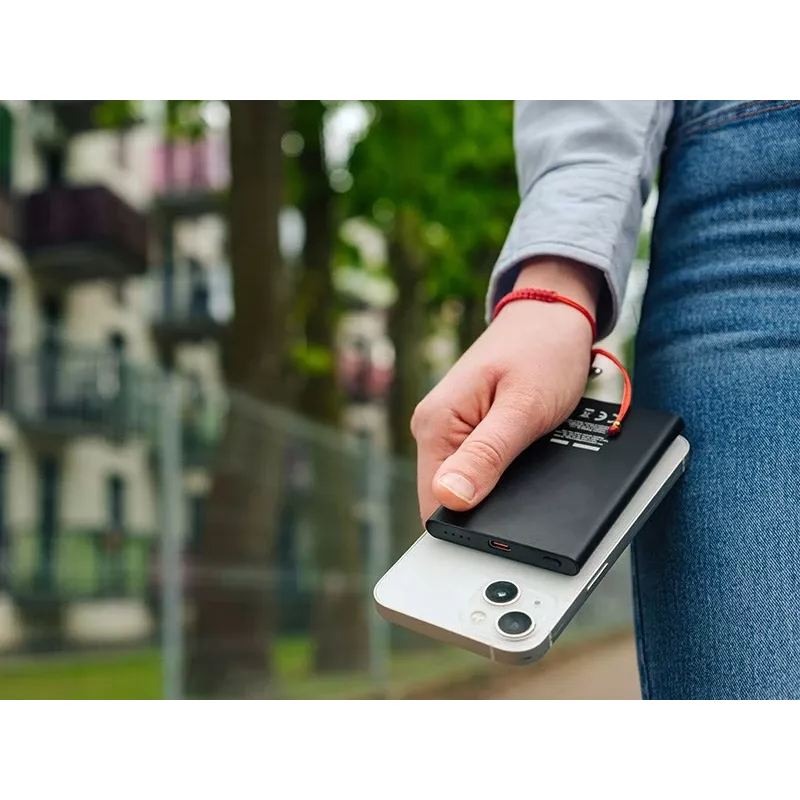 Ładowarka przenośna TRACER AirMag2 — 5000 mAh, kompatybilna z MagSafe, USB-C PD 20 W, ładowanie bezprzewodowe, 115 g, 1 port