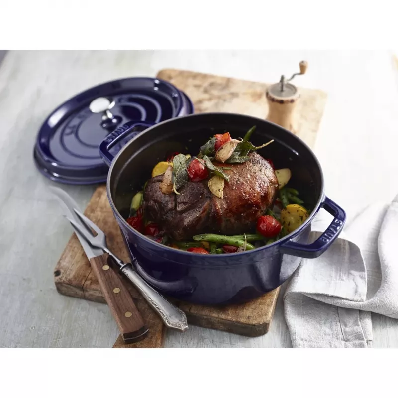 Staub 24 cm okrągły garnek żeliwny ciemnoniebieski