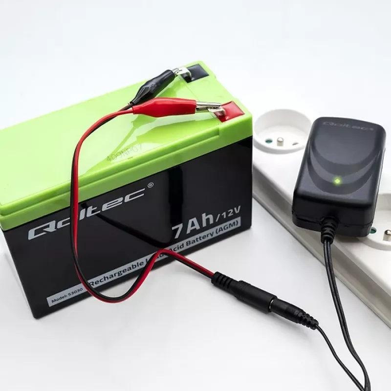 Prostownik QOLTEC Charger do AGM GEL STD 12V 1,5A