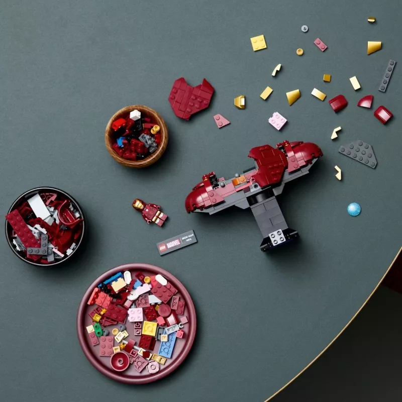 Zestaw konstrukcyjny LEGO Marvel Super Heroes Iron Man MK4 model 3D, 436 elementów, zawiera 1 minifigurkę, od 18. roku życia