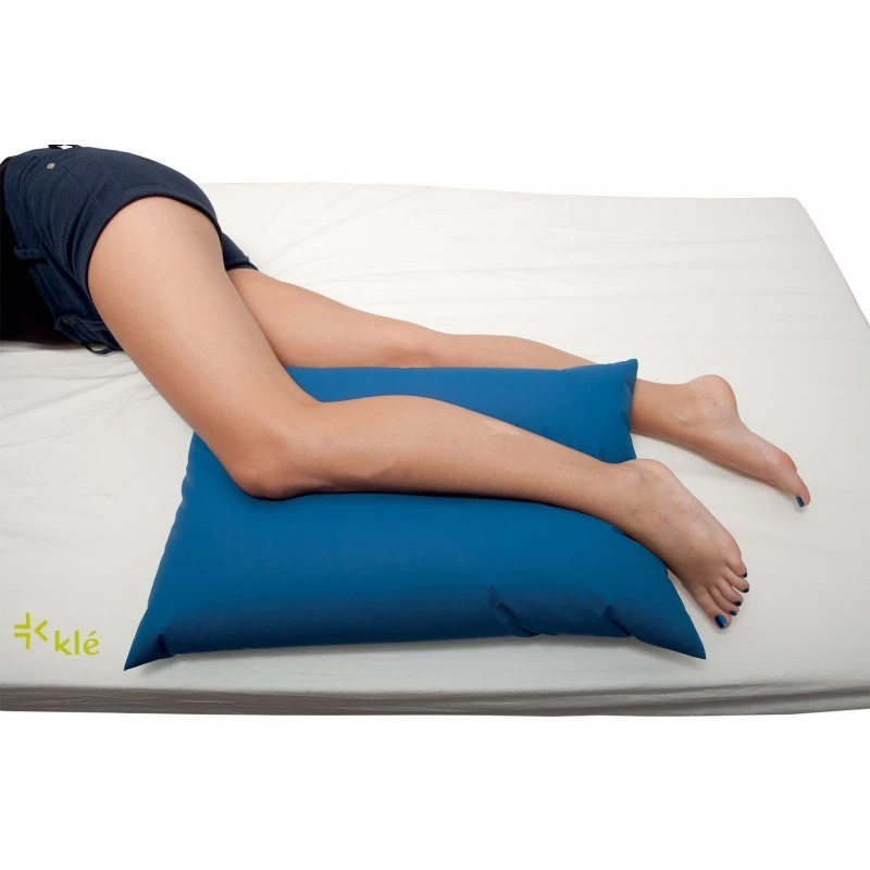 Poduszka do pozycjonowania podczas snu Aston KLASSIK D ergonomiczna regulowana podpórka pod nogi 530×350 mm piankowa niebieska