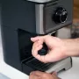 Ekspres do kawy Czarny & Decker BXCO1200E — 1200 W, 15 barów, zbiornik na wodę 1,2 l, na 2 filiżanki, wbudowany spieniacz mleka, blat, srebrny