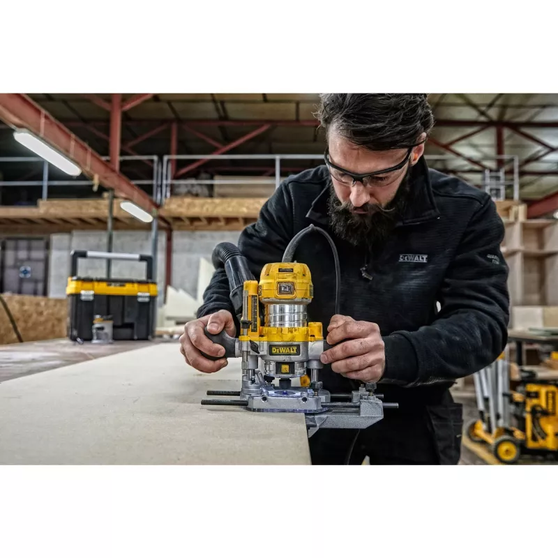 Frezarka górnowrzecionowa DeWALT D26204K