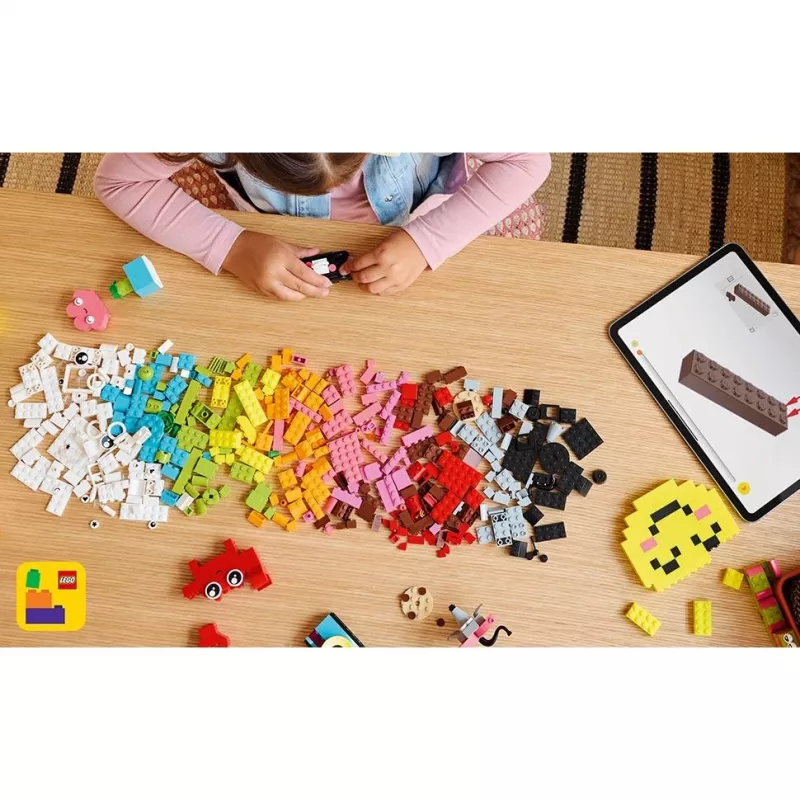 LEGO CLASSIC 11042 Kreatywny zestaw Happy Box