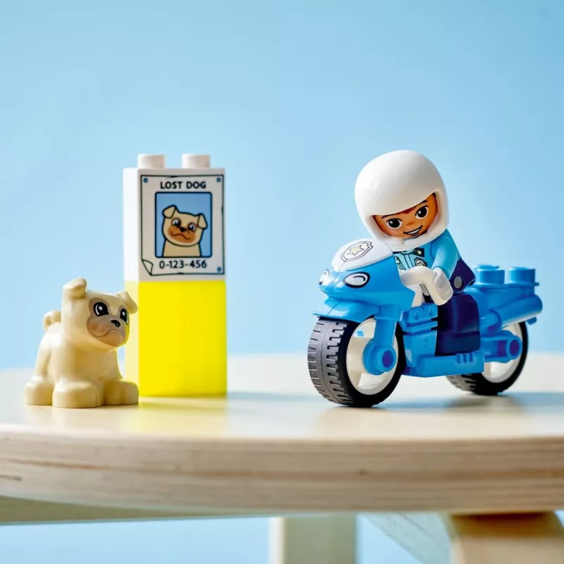 Zestaw do zabawy z motocyklem policyjnym LEGO Duplo Police 10967 z ruchomymi kołami i figurką policjanta