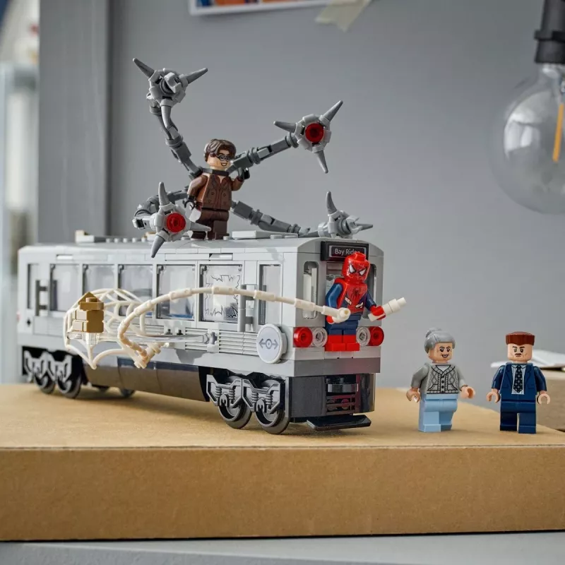 Klocki konstrukcyjne LEGO Marvel Super Heroes 76321 Spider-Man Doc Ock Subway Showdown, 393 elementy, 4 minifigurki, wiek 9+