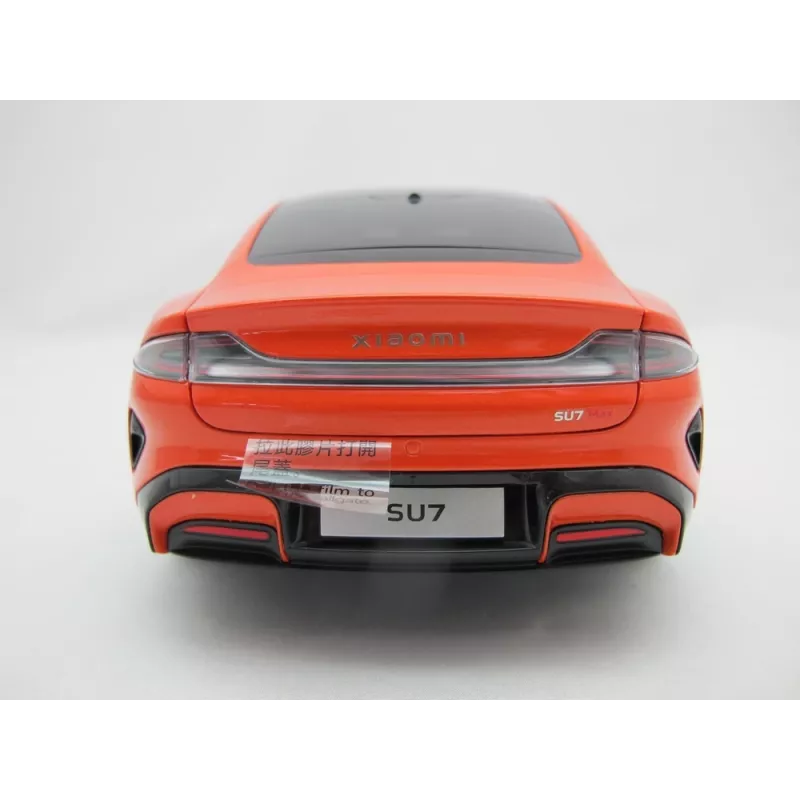 Model odlewany ciśnieniowo Xiaomi SU7 w skali 1:18, wstępnie złożony, szer. 278 × gł. 108 × wys. 81,5 mm