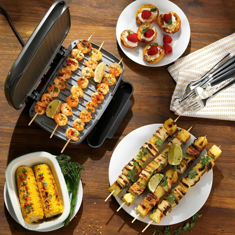 Kompaktowy grill elektryczny Petra PT4366GRYDEKFDIR z powierzchnią nieprzywierającą
