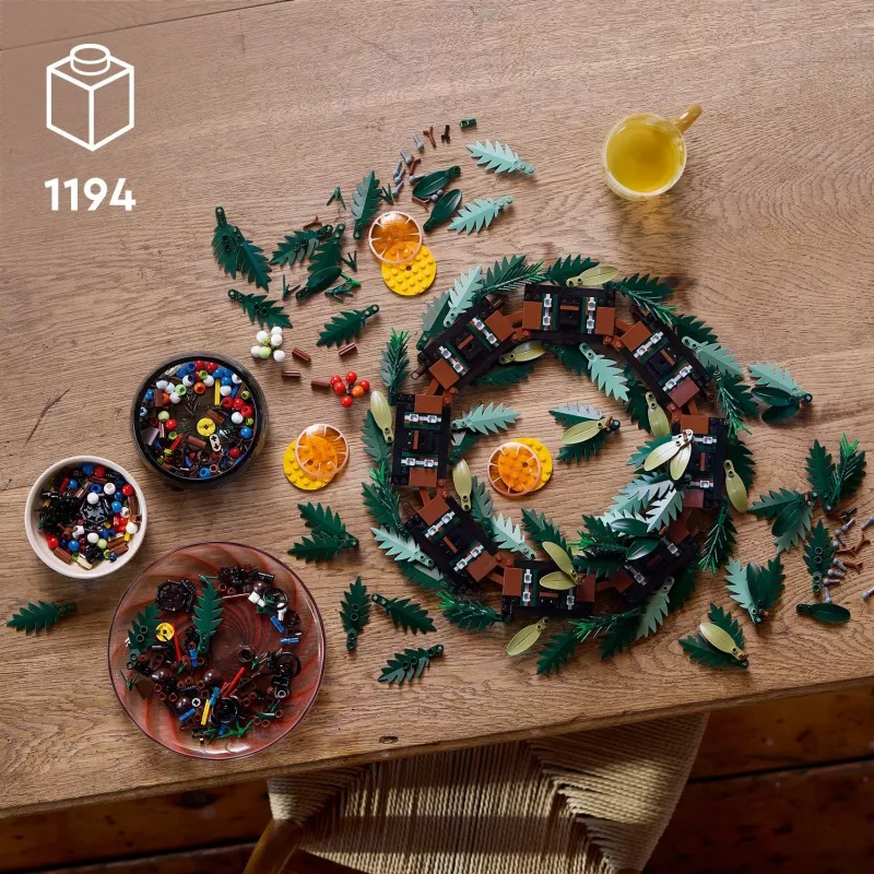 klocek konstrukcyjny LEGO 10340 Icons Świąteczny wieniec