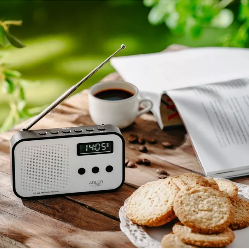 Przenośne radio cyfrowe Adler AD 1907 — AM/FM, tuner cyfrowy, alarm, USB-C, bateria 600 mAh, LCD, 20 ustawień, antena teleskopowa