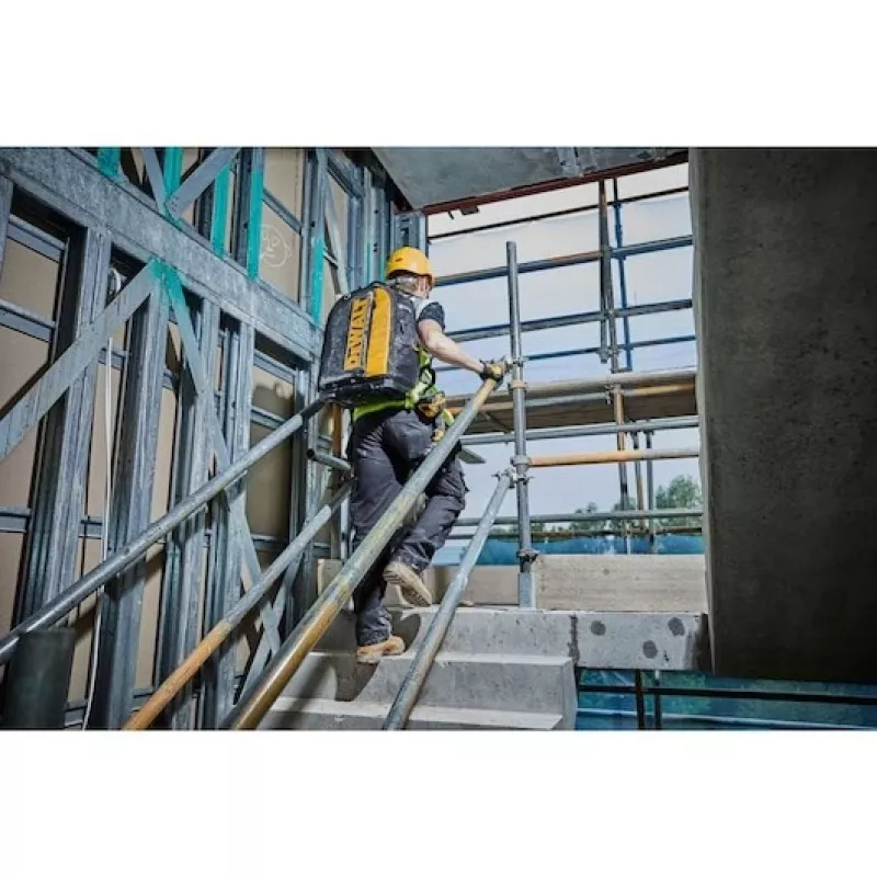 Plecak narzędziowy DeWalt DWST81690-1 z wieloma komorami