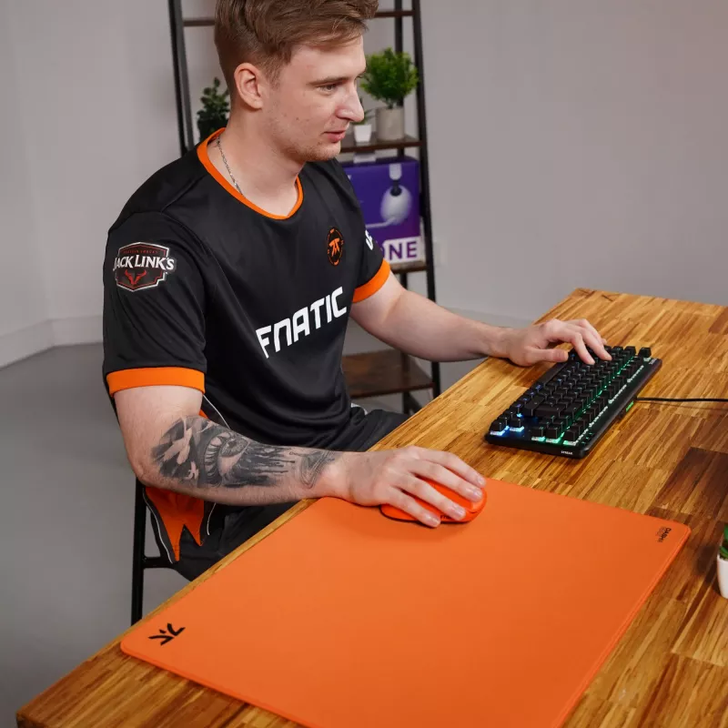 Podkładka pod mysz gamingowa Fnatic DASH2 MAX pomarańczowa