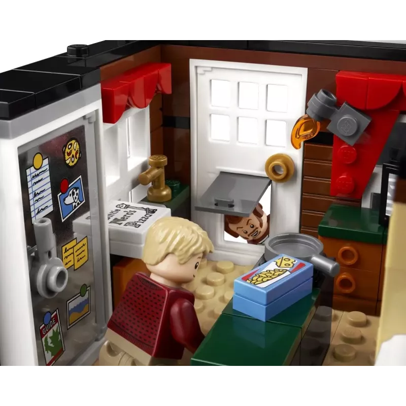 LEGO Ideas 21330 Kevin sam w domu
