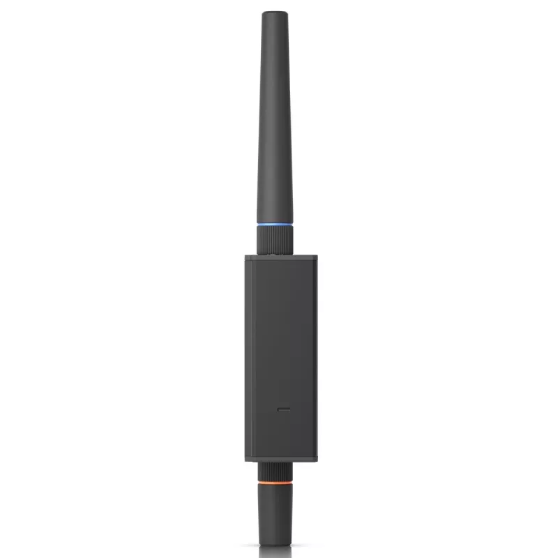 Router sieci komórkowej Ubiquiti UMR-Ultra — 4G LTE, NanoSIM, 2.4 GHz Wi‑Fi (802.11g), 2x RJ‑45, 3 zewnętrzne anteny SMA, 5–30 V DC