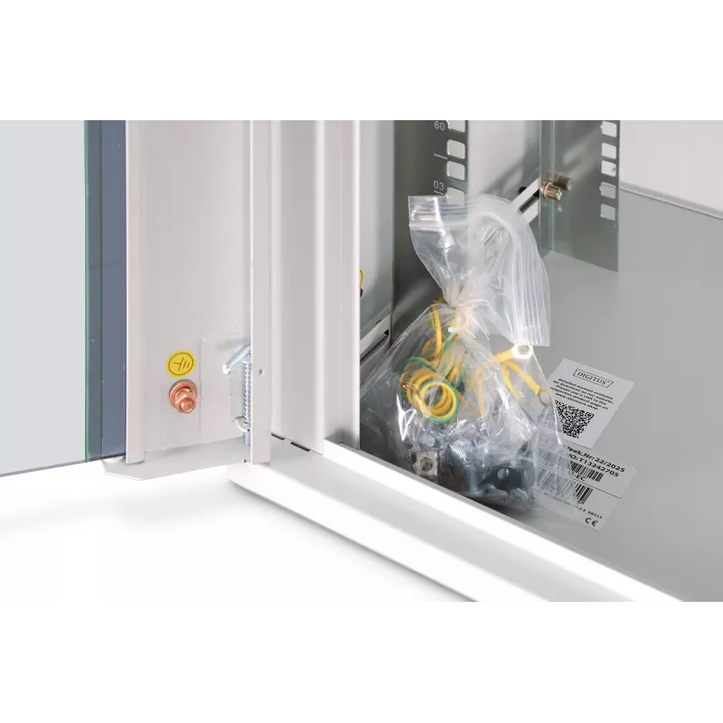 Szafa rackowa naścienna DIGITUS Dynamic-N 12U, 19 cali, 600x450 mm (SxG), IP20, zamek na klucz, niezłożona