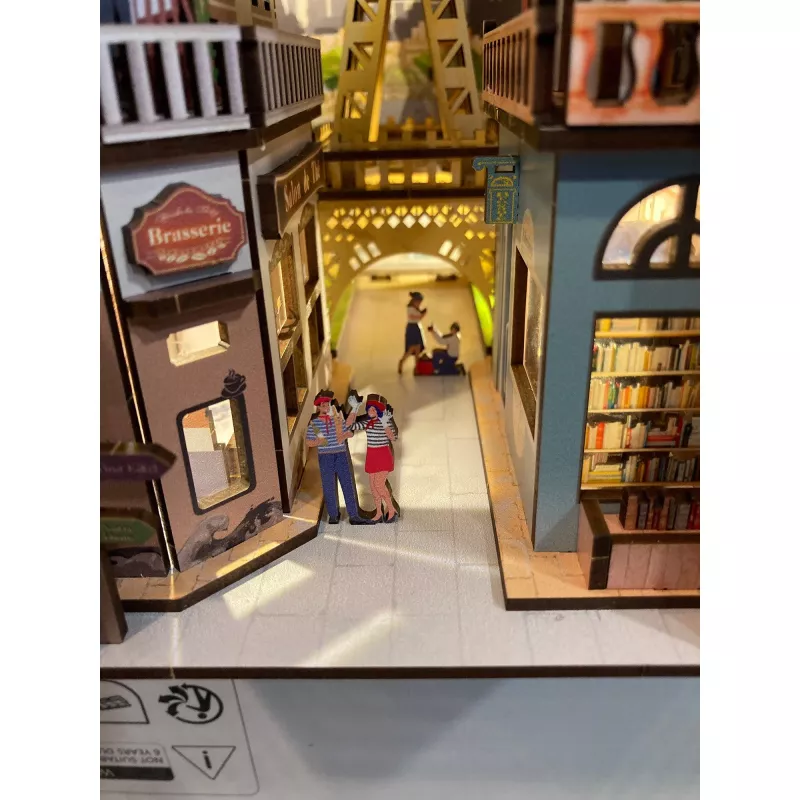 Zestaw do tworzenia REVELL Tiny Adventures „Paris” — miniaturowy model z papieru, kreatywne hobby