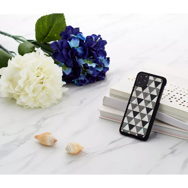 Etui na smartfona iKins do iPhone 11 Pro Max, czarne, wzór piramidy, ochronna twarda skorupa