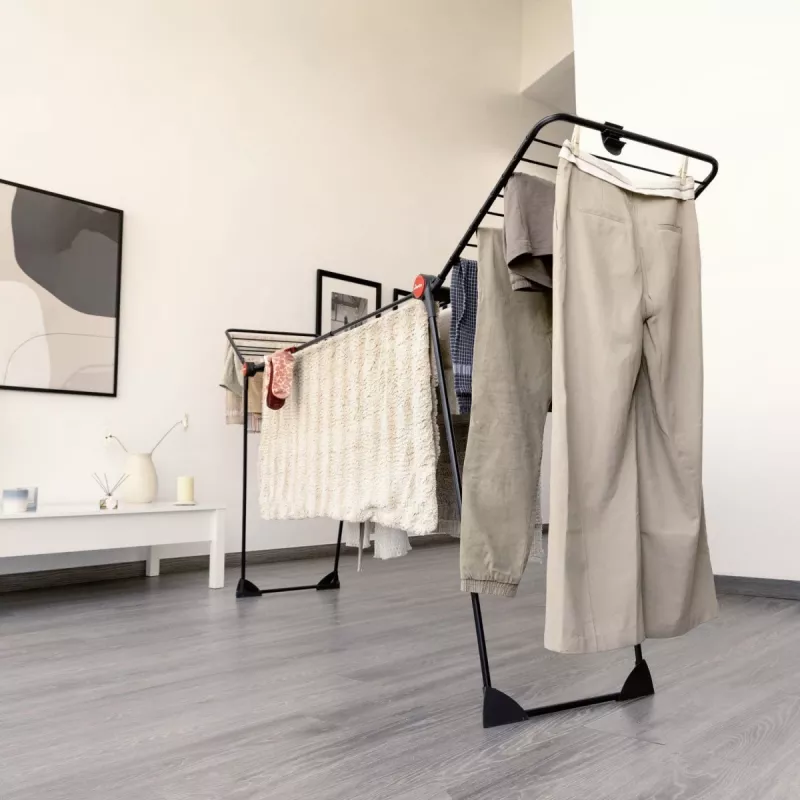Suszarka do ubrań VILEDA Infinity Flex Ultimate Telescopic — czarna, aluminium lakierowane, 30 m powierzchni suszenia, składana, kółka