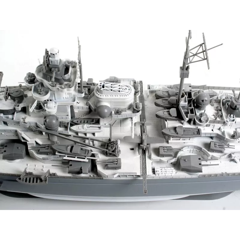 Plastikowy model statku REVELL Tirpitz w skali 1:350