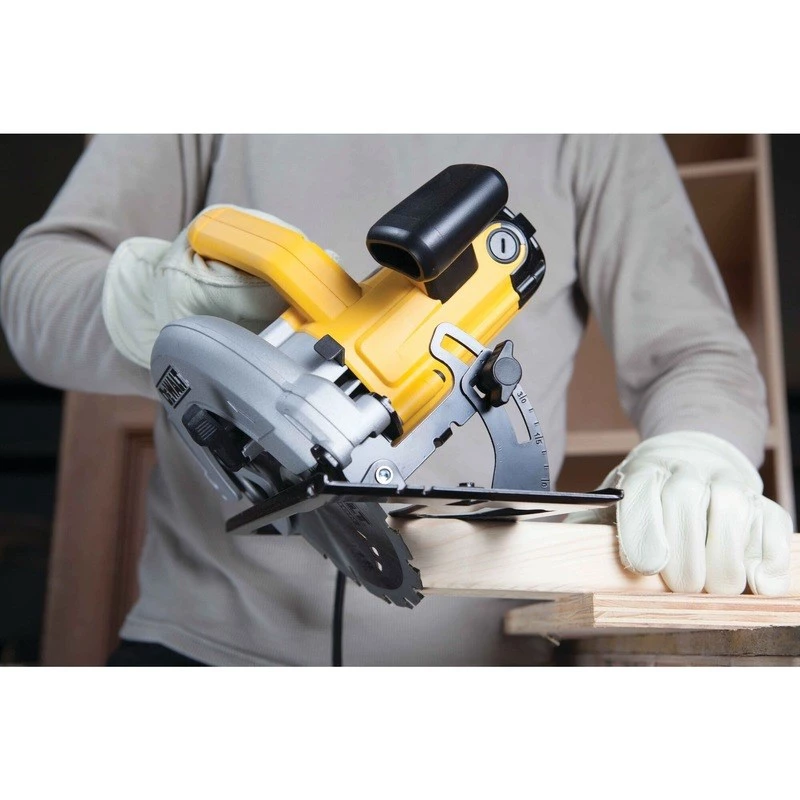 Przenośna pilarka tarczowa DeWALT DWE560 18,4 cm 5500 obr./min 1350 W
