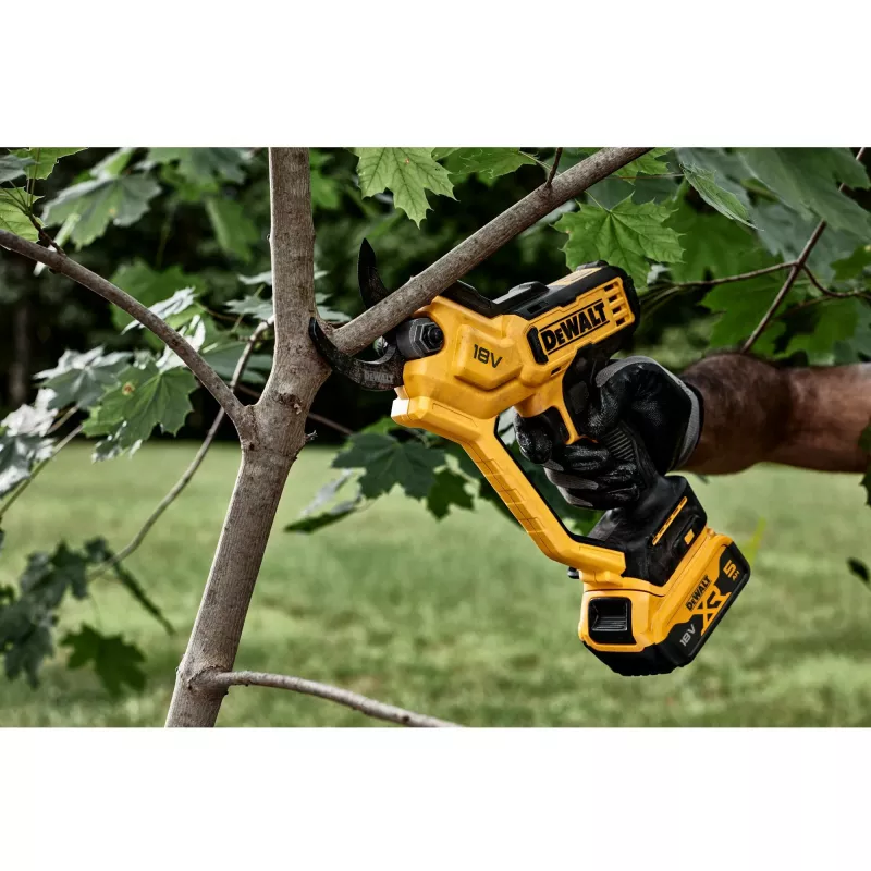 Sekatory akumulatorowe DeWALT DCMPP568N-XJ, maks. średnica cięcia 3,8 cm, oświetlenie LED, 1,34 kg
