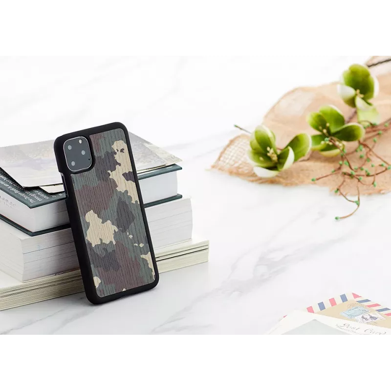 Etui na smartfona man and wood do iPhone 11 Pro Max — kamuflaż czarny