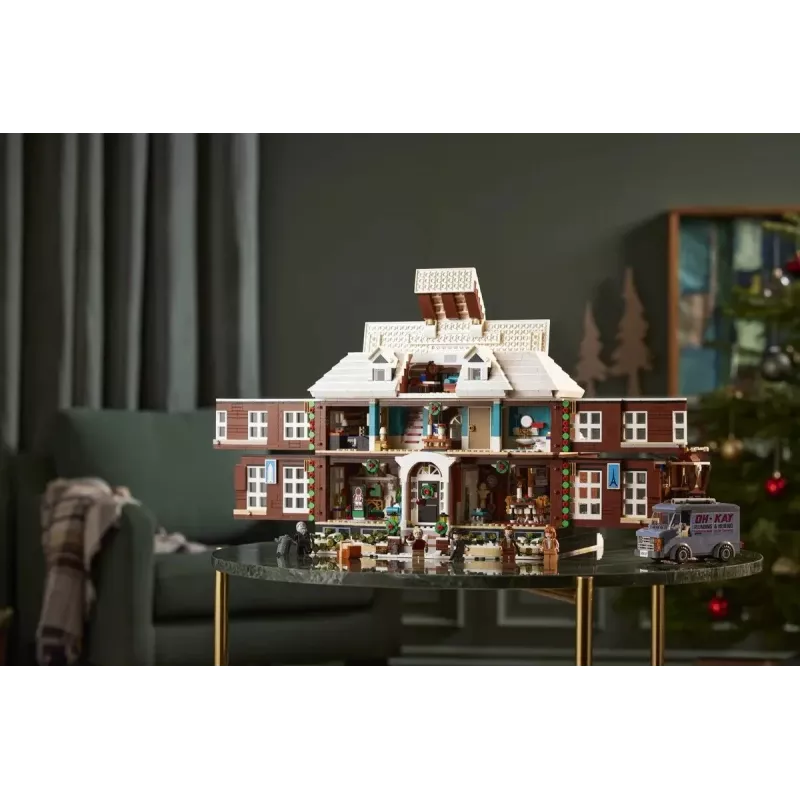 LEGO Ideas 21330 Kevin sam w domu