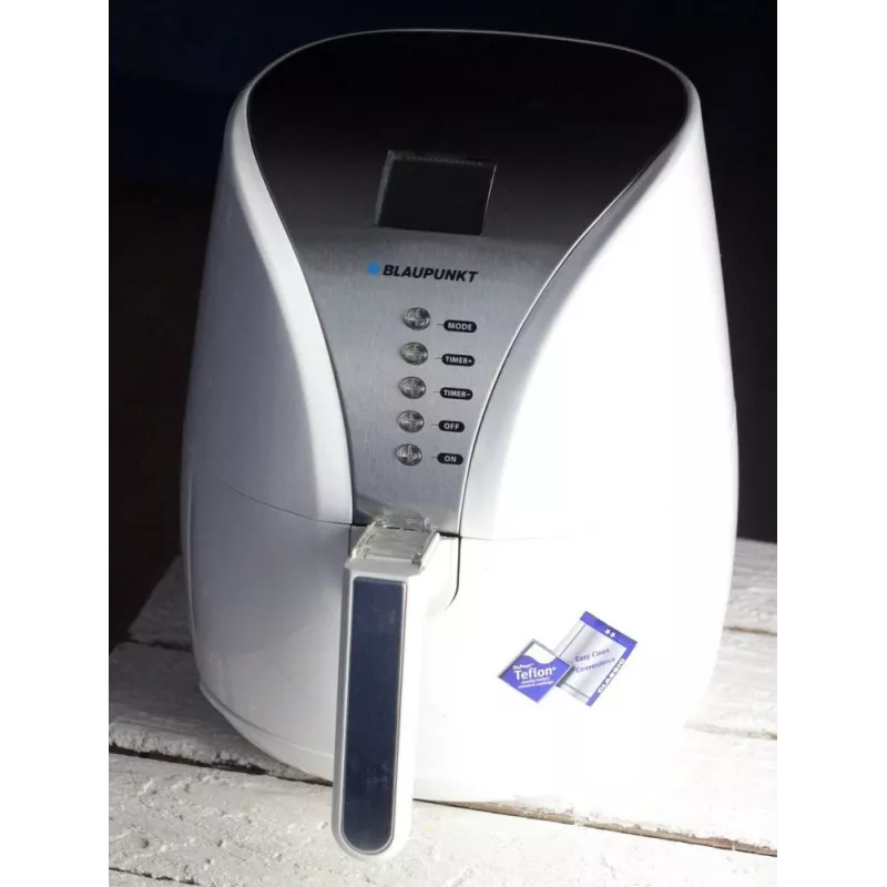 Frytkownica BLAUPUNKT AFD601 — 4 L, 1500 W, 150–200°C, wyświetlacz LED, sterowanie dotykowe