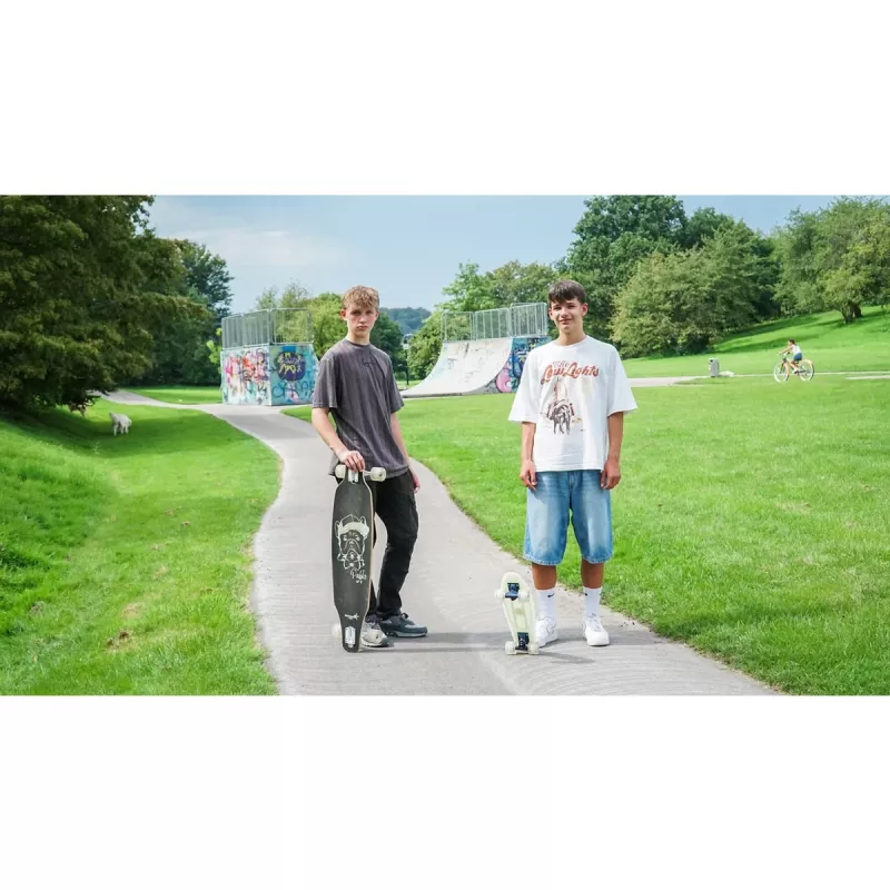 Longboard Muuwmi Lights GLOW ABEC 7 z podświetlanymi kółkami, czarny/zielony