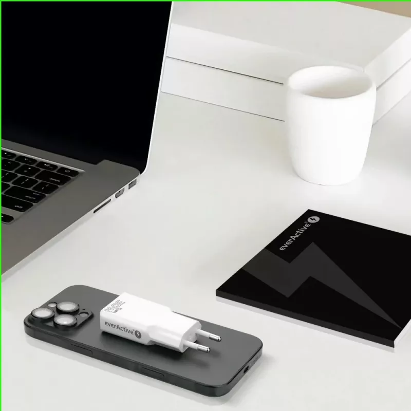 Uniwersalna ładowarka sieciowa USB everActive SC-380Q Super cienki QC 3.0 — Quick Charge 3.0, kompaktowa konstrukcja