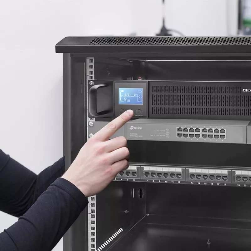 UPS QOLTEC 53946 Line Interactive 2 kVA zasilacz bezprzerwowy