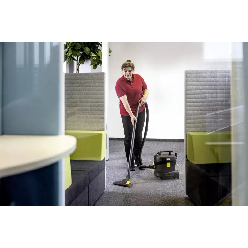 Odkurzacz | KARCHER | Moc wejściowa 850 W | Pojemność na kurz 11 L | Odkurzacz beczkowy | Rodzaj czyszczenia Na sucho | Pojemnik na kurz Worek na kurz | Kolor Czarny | 1.527-222.0
