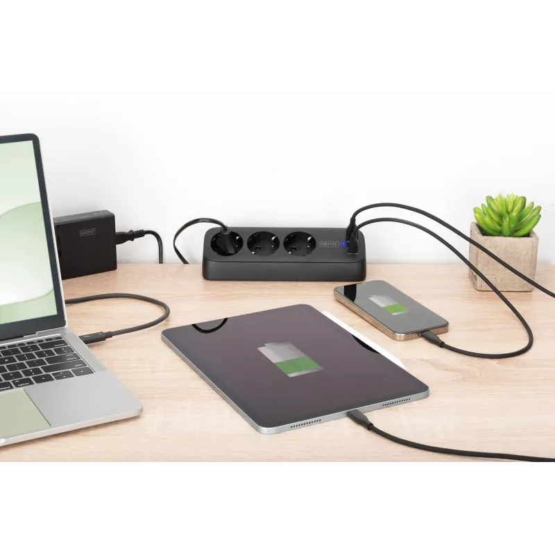 Listwa zasilająca DIGITUS 3-gniazdowa z 2×USB-A i 1×USB-C, 3 gniazda AC typu E/F, kabel 1,5 m, czarna