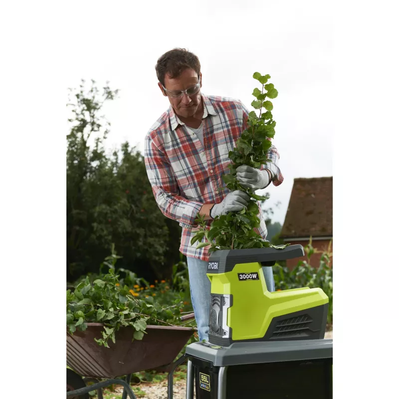 Ryobi RSH3045U - Rozdrabniacz - Elektryczny - 3000 W - Średnica cięcia: 45 mm - 21 kg