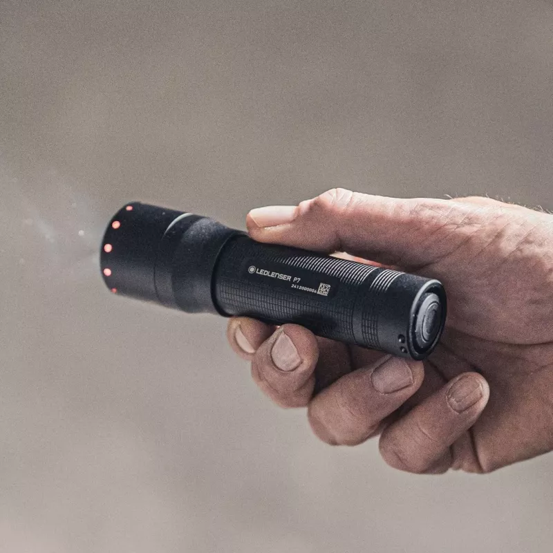 Latarka ręczna LED Ledlenser P7 Czarny