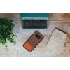 Etui na smartfon man and wood dla Galaxy S10e — brązowa krata z czarnym wykończeniem