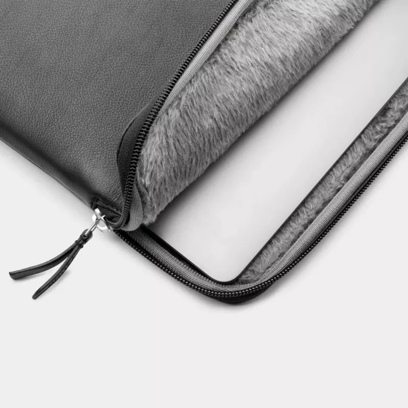 16 MacBook Pro Leather Sleeve - Czarny