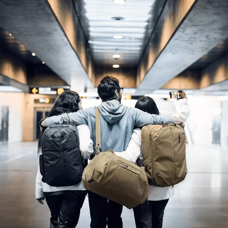 Thule | TAWD-135 Aion | Torba podróżna 35L | Czarna | Pasek na ramię