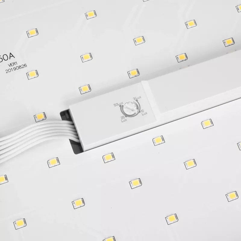 Lampa stołowa LED MACLEAN MCE292W z czujnikiem ruchu, 950 lm, biała