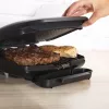Grill elektryczny Petra PT4366MBLKVDE czarny z nieprzywierającą powierzchnią i regulacją temperatury