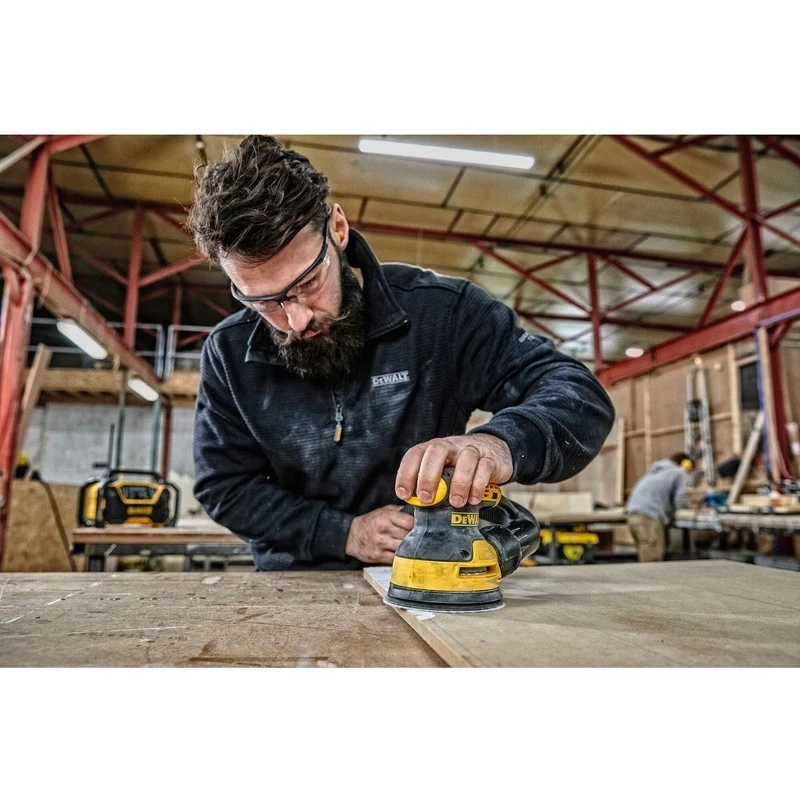 Szlifierka oscylacyjna DeWalt DWE6423-QS, 280 W, 8 000–12 000 OPM, orbita 2,6 mm, 1,28 kg
