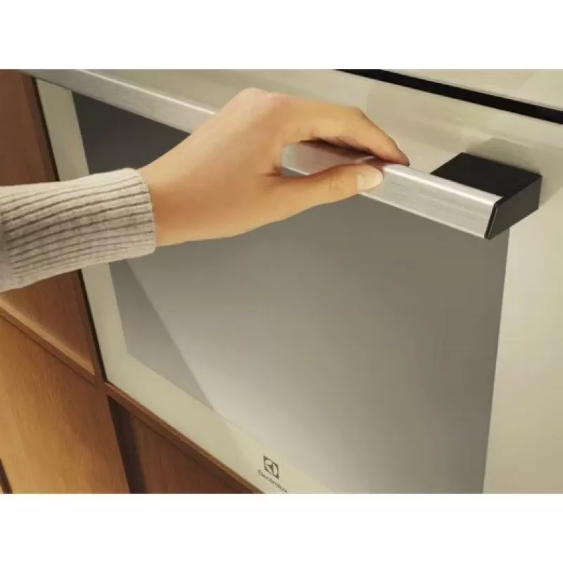 Piekarnik do zabudowy Electrolux LOE8F38S — 72 l, czyszczenie pirolityczne, wyświetlacz TFT, termoobieg, grill, biały