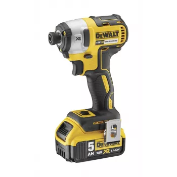 Klucz udarowy DeWALT DCF887P2-QW napęd 1/4 cala, 18 V Li‑Ion 5 Ah, 205 N·m, 3250 obr./min, 2 akumulatory, ładowarka, walizka